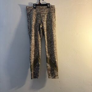 Under Armour HeatGear Leggings MD Brown Abstract Print High Rise Athletic Tights